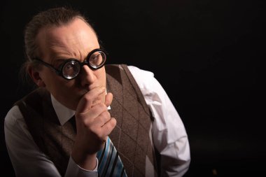 Komik inek veya kamera üzerinden seyir ve düşünme geek