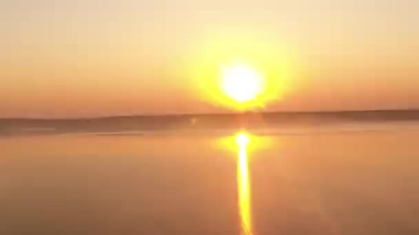 Pemandangan udara helikopter terbang selama matahari terbenam yang indah di Jerman — Stok Video