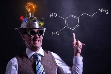 Dopamin handdrawn kimyasal formülü sunan nerd