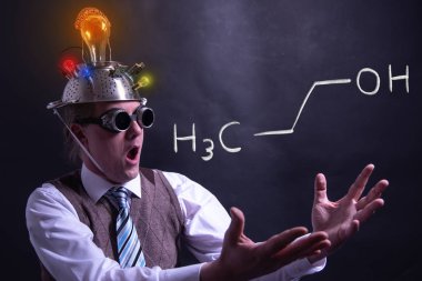 Propanol n-propanol handdrawn kimyasal formülü sunan nerd