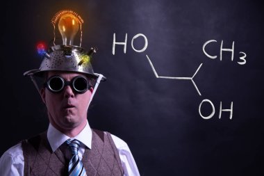 Propilen glikol el yapımı kimyasal formülü sunan nerd -1,2