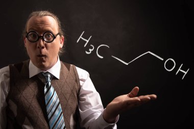 Profesör Propanol n-propanol el yapımı kimyasal formülü sunan