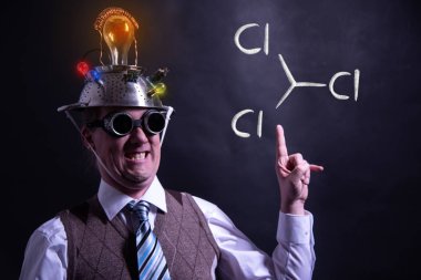 Nerd triklorometan kloroform el yapımı kimyasal formülü sunan