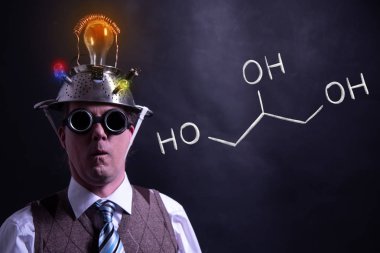 Nerd formik Gliserol handdrawn kimyasal formülü sunan