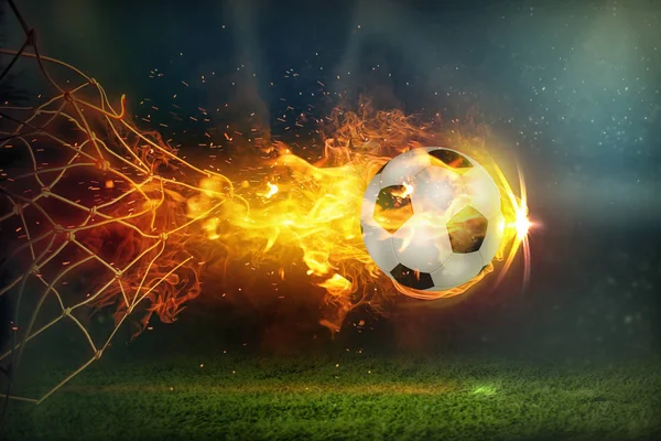 Bola de futebol Fiery em objetivo com rede em chamas — Fotografia de Stock