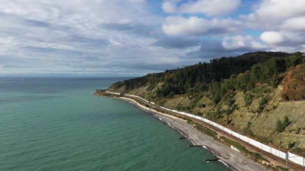 Svarta havets kust från Flygfoto, Sochi, Ryssland — Stockvideo