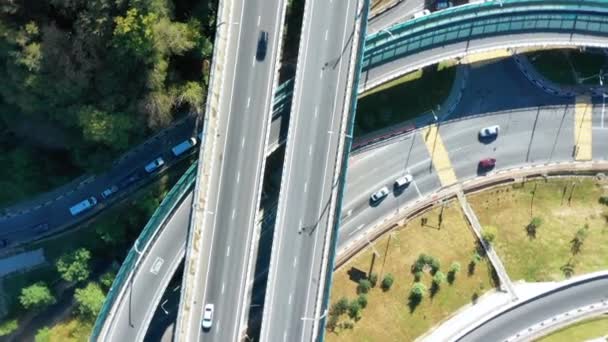 Situación Conducción Los Coches Van Por Autopista Tráfico Ciudad Camino — Vídeo de stock