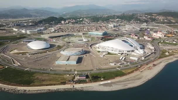 ロシアのソチ 20178 空中サッカー スタジアム Fischt アドラー ロシア オリンピックの聖火 Fisht スタジアムは — ストック動画
