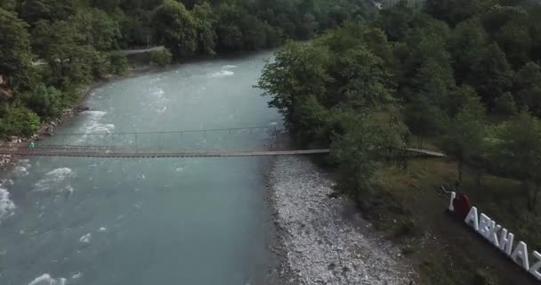 Bir Dağ Nehir Abhazya Havadan Görünümü — Stok video