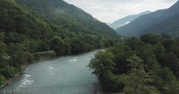 Luchtfoto Van Een Rivier Berg Abchazië — Stockvideo