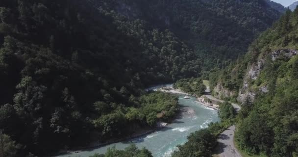 Vue Aérienne Une Rivière Montagne Abkhazie — Video