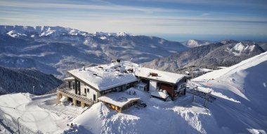 Restoran yükseklik Roza Khutor tatil beldesine Sochi 2320 metre.