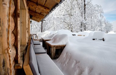 Bir balkon kar dağdan Panoraması