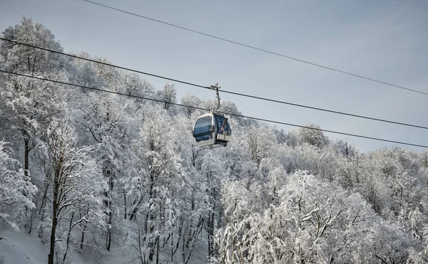 Teleféricos Sobre Fondo Montañas — Foto de Stock