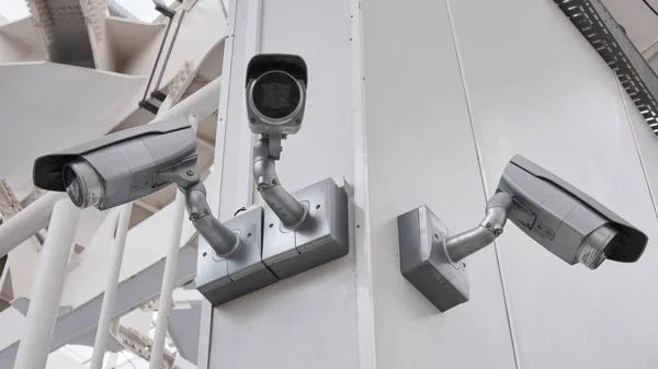 Cctv Kamera Sicherheit Auf Mast Und Zementhintergrund Stockfoto