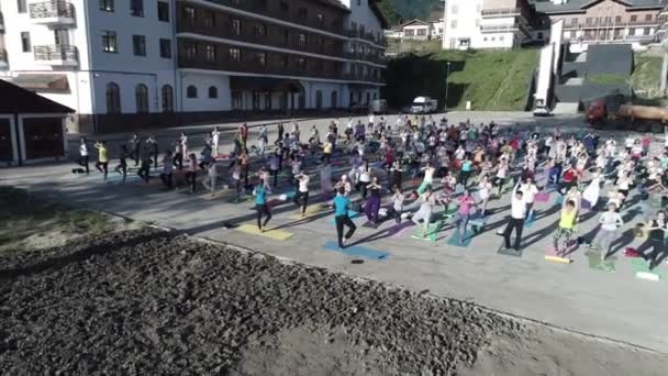 Sochi Rusko Červenec 2017 Žena Muž Lidé Jóga Představuje Roza — Stock video