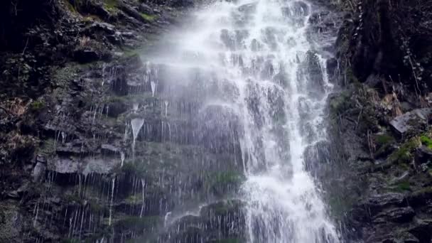 Cascada Las Montañas Cámara Lenta Carrete Alta Velocidad Super Cámara — Vídeo de stock