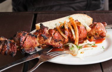 Şiş kebap - ızgara et ve sebze