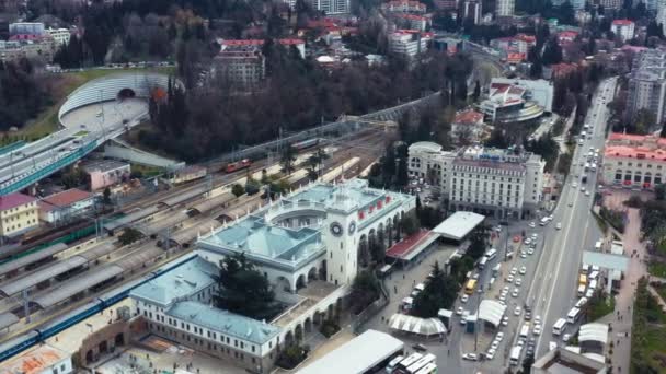 Luftaufnahmen Mit Einer Drohne Bahnhof Von Sotschi Die Zentrale Attraktion — Stockvideo