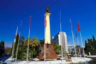 Soçi, Rusya - 21 Şubat 2019. Archangel Michael Kurortny umudu Meydanı anıt