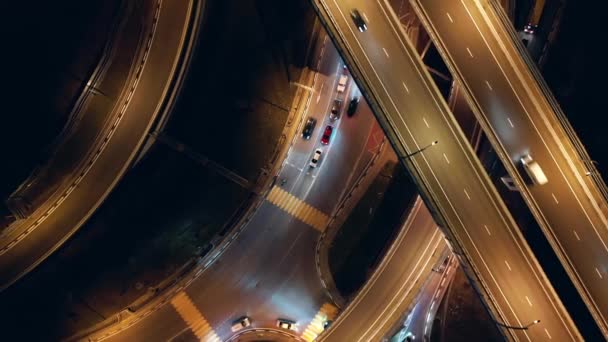 Letecká Fotografie Fotoaparát Stoupá Kolmo Silnici Noční Cesta Soči Světla — Stock video