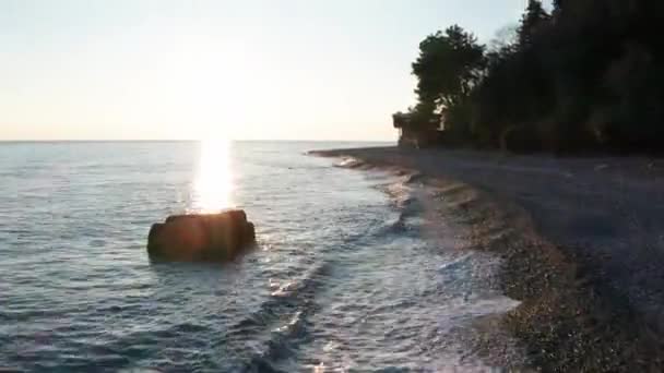 Riprese Video Aeree Macchina Fotografica Tramonto Muove Bassa Sopra Riva — Video Stock