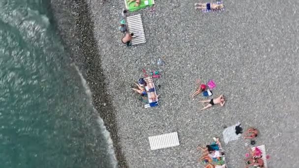 Riprese Video Aeree Guarda Basso Stagione Delle Vacanze Uomini Donne — Video Stock