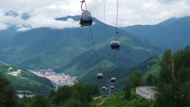 Sochi Rusia 2020 Teleférico Glade Rojo Rosa Khutor Sochi Montañas — Vídeo de stock