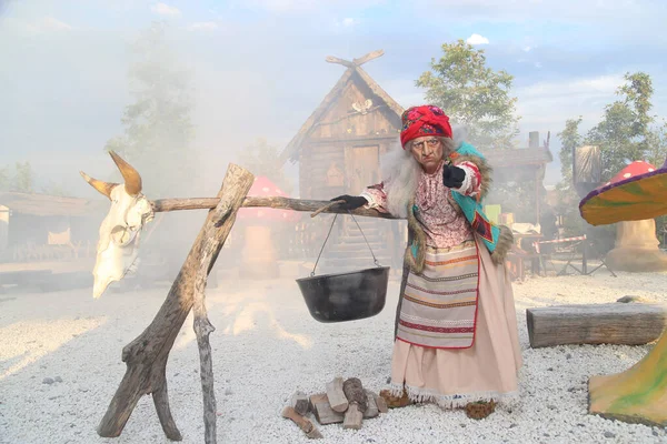 Sotschi Russland Juni 2020 Baba Jaga Sotschi Park Schauspiel Fabelhafte — Stockfoto