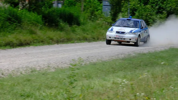 Sochi Rússia Julho 2020 Carro Corrida Dirigindo Levantando Poeira Rally — Fotografia de Stock