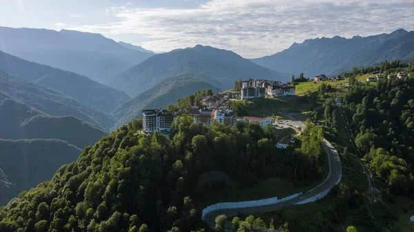 Meseta Roza Khutor Edificios Pistas Telesillas Vista Aérea Verano Rusia —  Fotos de Stock