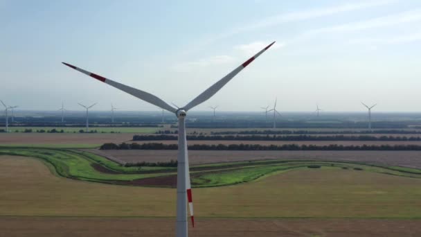 Větrné Turbíny Vyrábějí Elektřinu Větrný Mlýn Větrná Elektrárna Letecký Výhled — Stock video