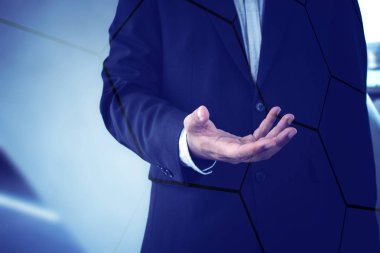 iş adamı ve küresel ağ hologram eliyle