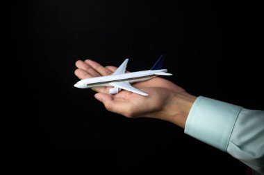 havayolu iş ağı kavramı el ve uçak ile iş adamı