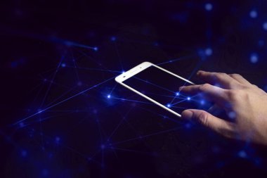 akıllı telefon teknolojisiile işadamı sosyal ağa bağlanmak