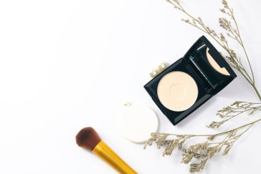  İnsan eli sosyal veri ikonu hologram ai ve ağ internet arka plan teknolojisine sahiptir