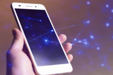 hologram ve adam iş ağı telekom kavramı mavi arka plan ile cep telefonu almak