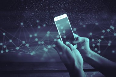 insanlar ile ağ sosyal Internet kavramı için smartphone online el