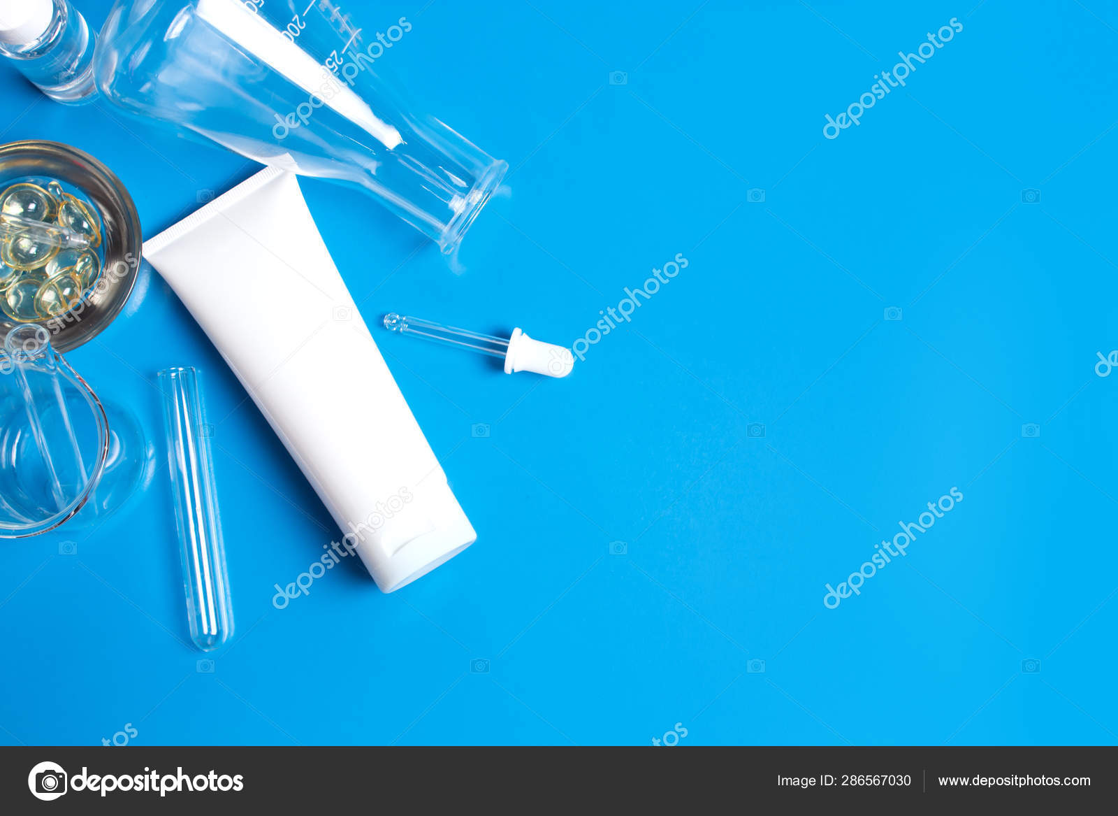 Download Top View Close Science Treatment Cream Lotion Aromatic Beauty Cosmetic Stock Photo Image By C Issaro Now2 286567030