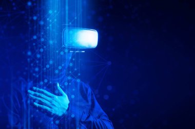 vitual gerçeklik cihazı ile programcı hacker adam web online grafik hologram ile ağa bağlanmak