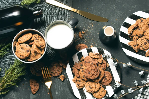 Sıcak Tatlı Tatlı Kurabiye Bisküvi Fırın Çikolata Süt Fincan Kupa — Stok fotoğraf