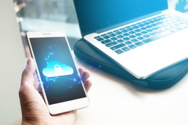 işadamı almak tutmak cep telefonu ve dizüstü bilgisayar ağ sosyal teknoloji ve dijital bulut depolama, sunucu hacker privacy Ai, Online Pazar alışveriş