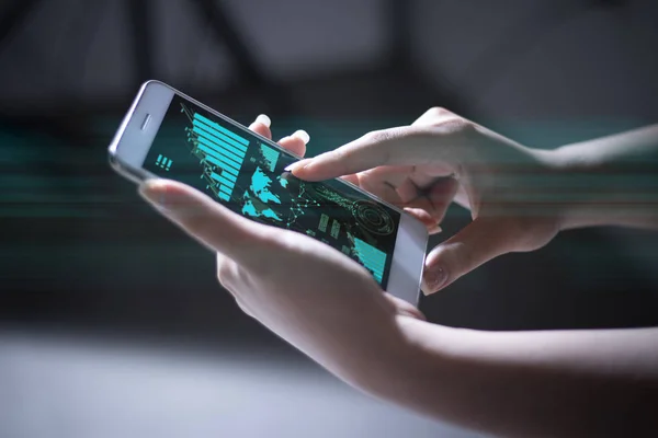 Telekommunikation, Wirtschaft und Finanzen, Menschen Hand auf Smartphone, soziales Netzwerk, ai brain data deep learning, mobile Anwendung — Stockbild Telekommunikation Wirtschaft Und Finanzen Menschen Hand Auf Smartphone Soziales Netzwerk — Stockfoto