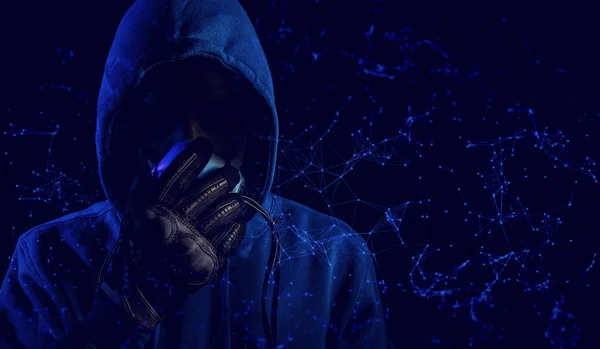 Hacker Con Cappuccio Blu Vestito Con Guanto Maschera Sullo Sfondo — Foto Stock