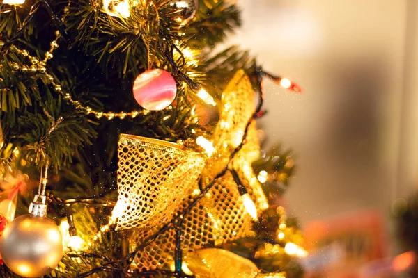 Καλά Χριστούγεννα Καλωσόρισμα Φεστιβάλ Διακοπών Φύλλα Δέντρο Διακόσμηση Και Λάμψη — Φωτογραφία Αρχείου