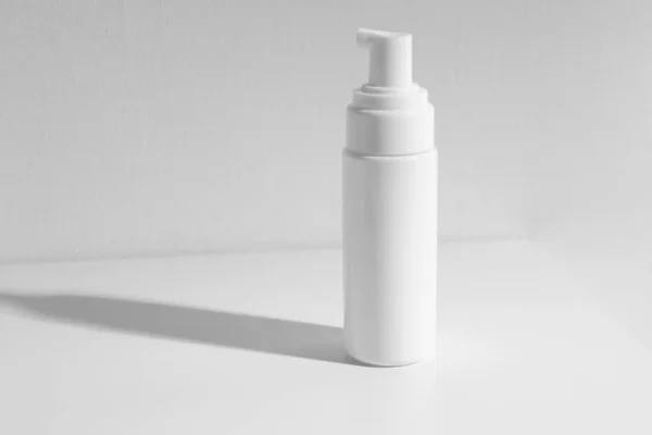 Красива Концепція Спа Медичного Скінарію Упаковка Косметичних Кремових Пляшок Білим — стокове фото