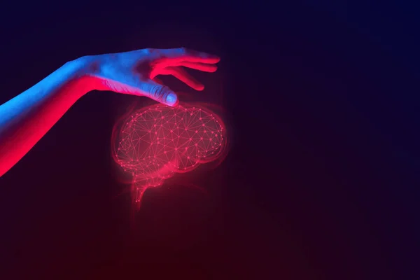 Mano Humana Sosteniendo Con Flotante Del Cerebro Holográfico Del Sistema — Foto de Stock