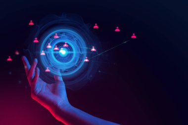 İnsan el ele tutuşması, elektronik ai dijital veri robotu sistemi teknolojisi sosyal ağ inovasyon devrimi kavramını birbirine bağlayan insanlar