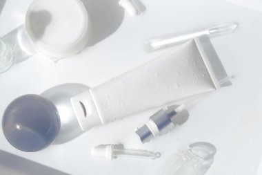 Güzellik tedavisi medikal cilt bakımı ve kozmetik krem serumu yağ taklit şişe ambalajı sağlık ve tıp ürünleri 