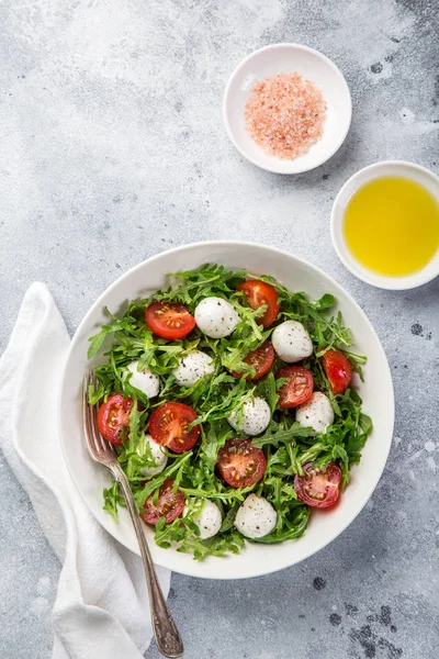 Mozarella Tomato Arugula Salad Whute Bowl — Stock Photo, Image